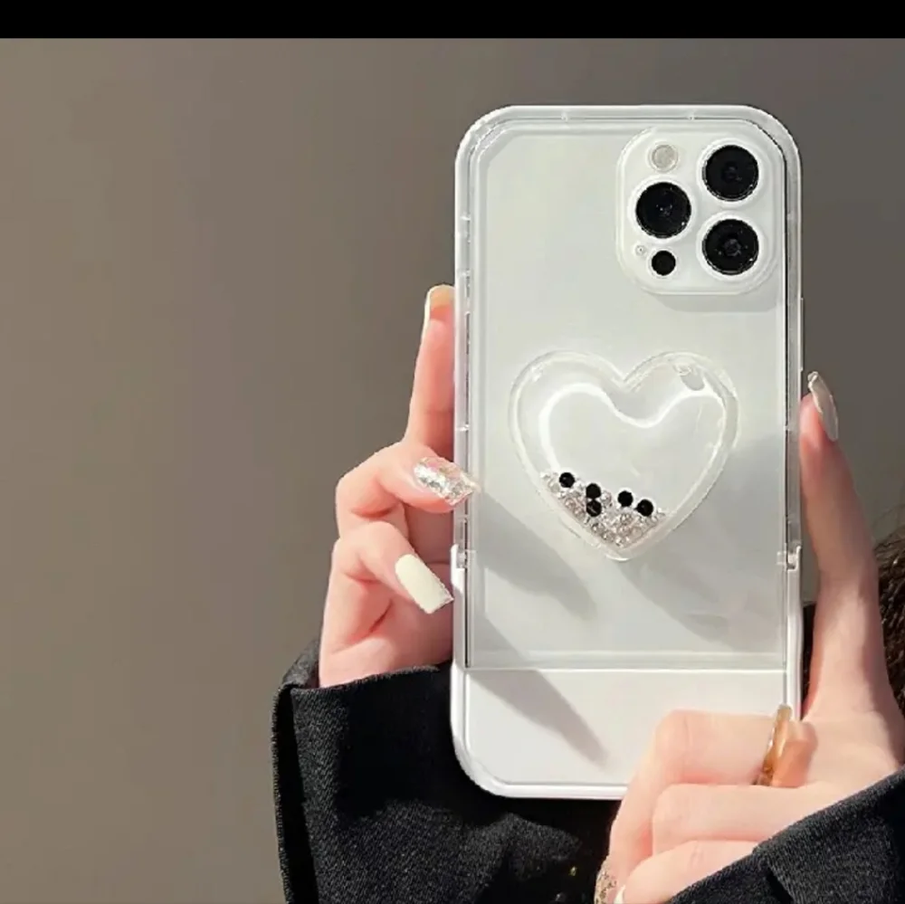 Brand new Apple IPhone 14Pro Max  Beaded heart bracket 🖤Silicone Phone w